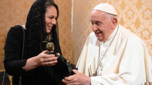 Papa Francesco con amb. Romina Elisabeth Taboada Tonina